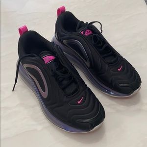 NIKE AIR MAX 720